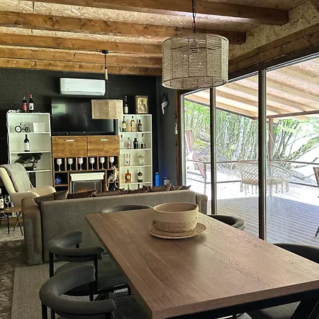 Pablo's Place Tatil Evi Rezine
